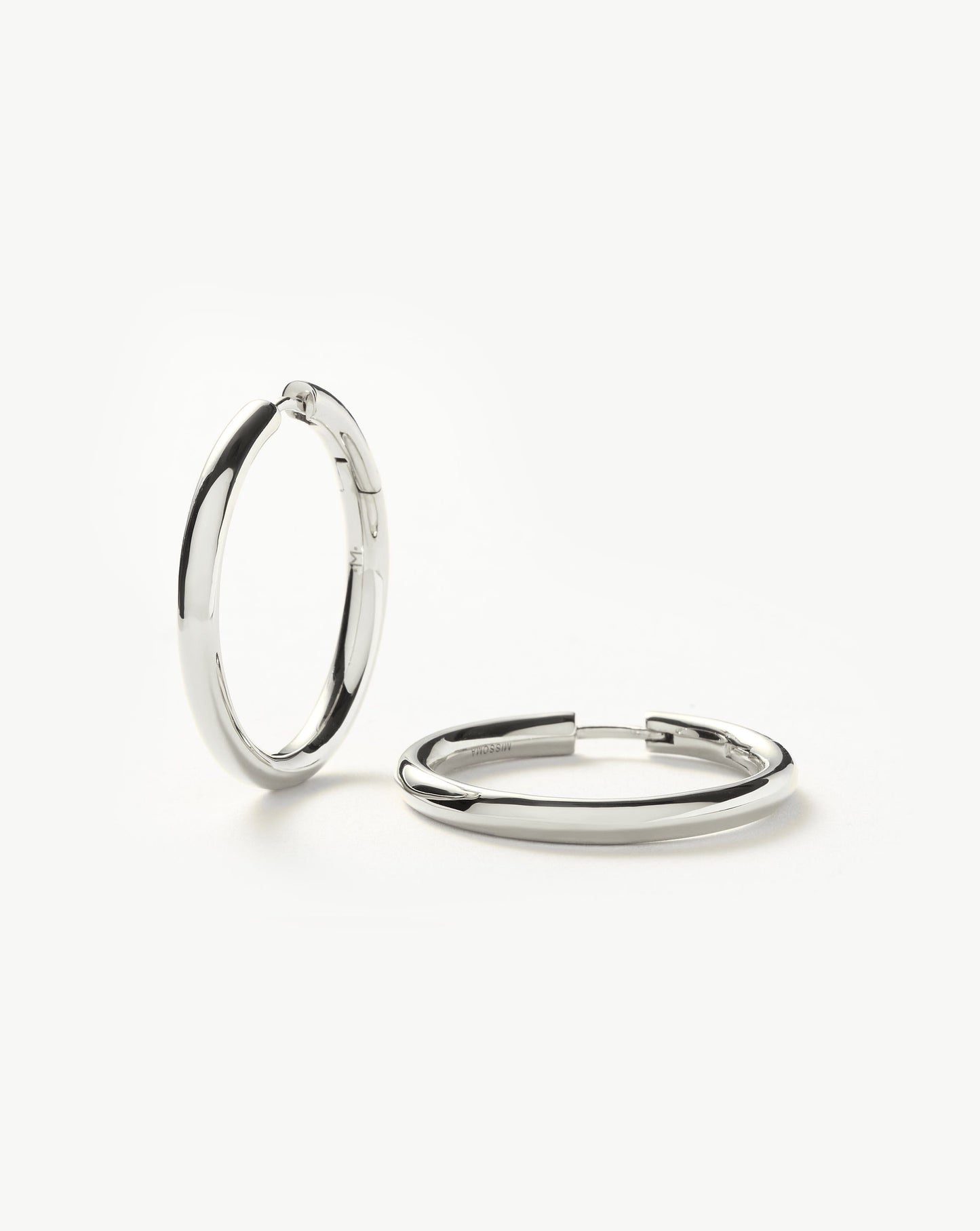 Classic Tunnel Medium Hoop Earrings