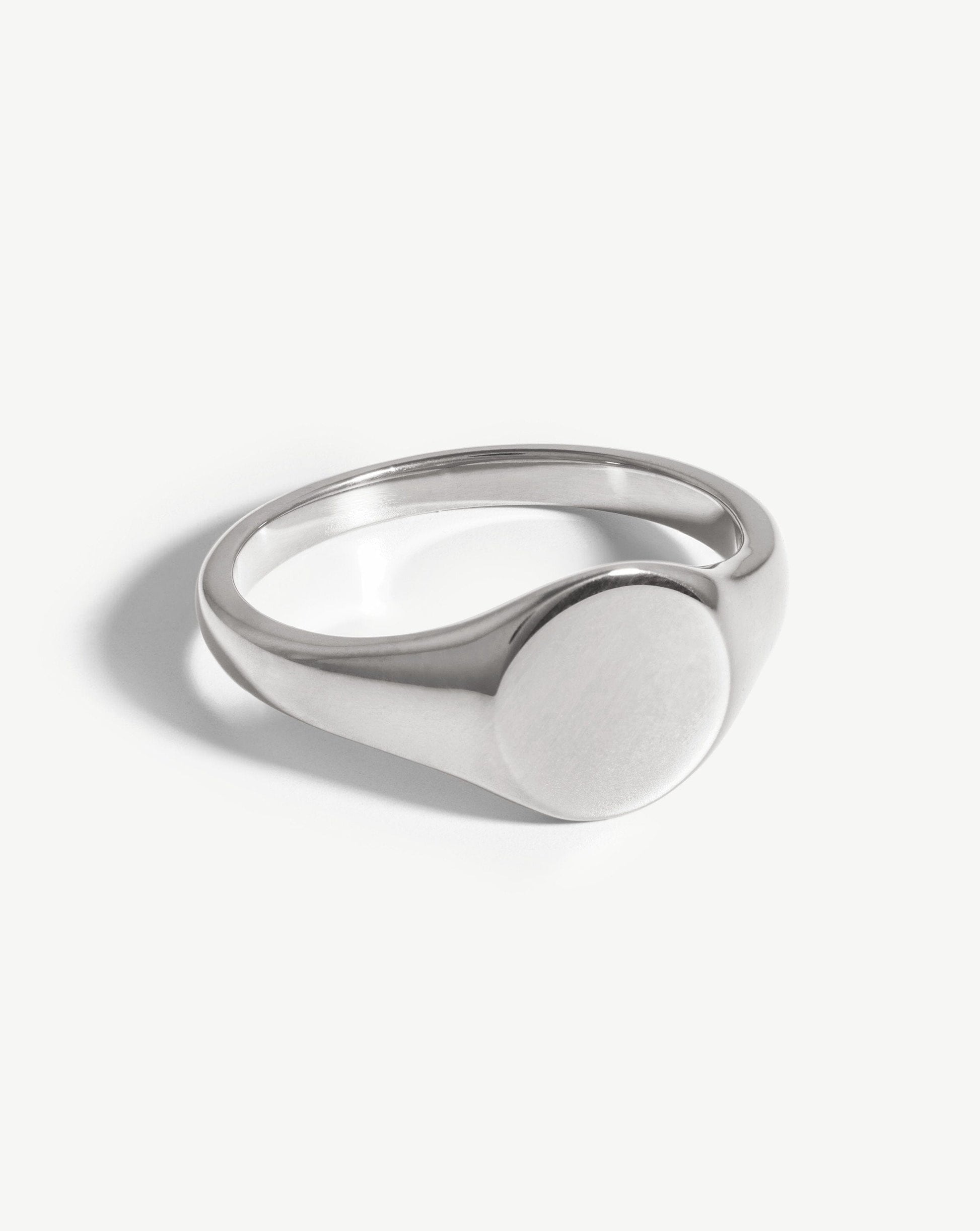 Engravable Round Signet Ring